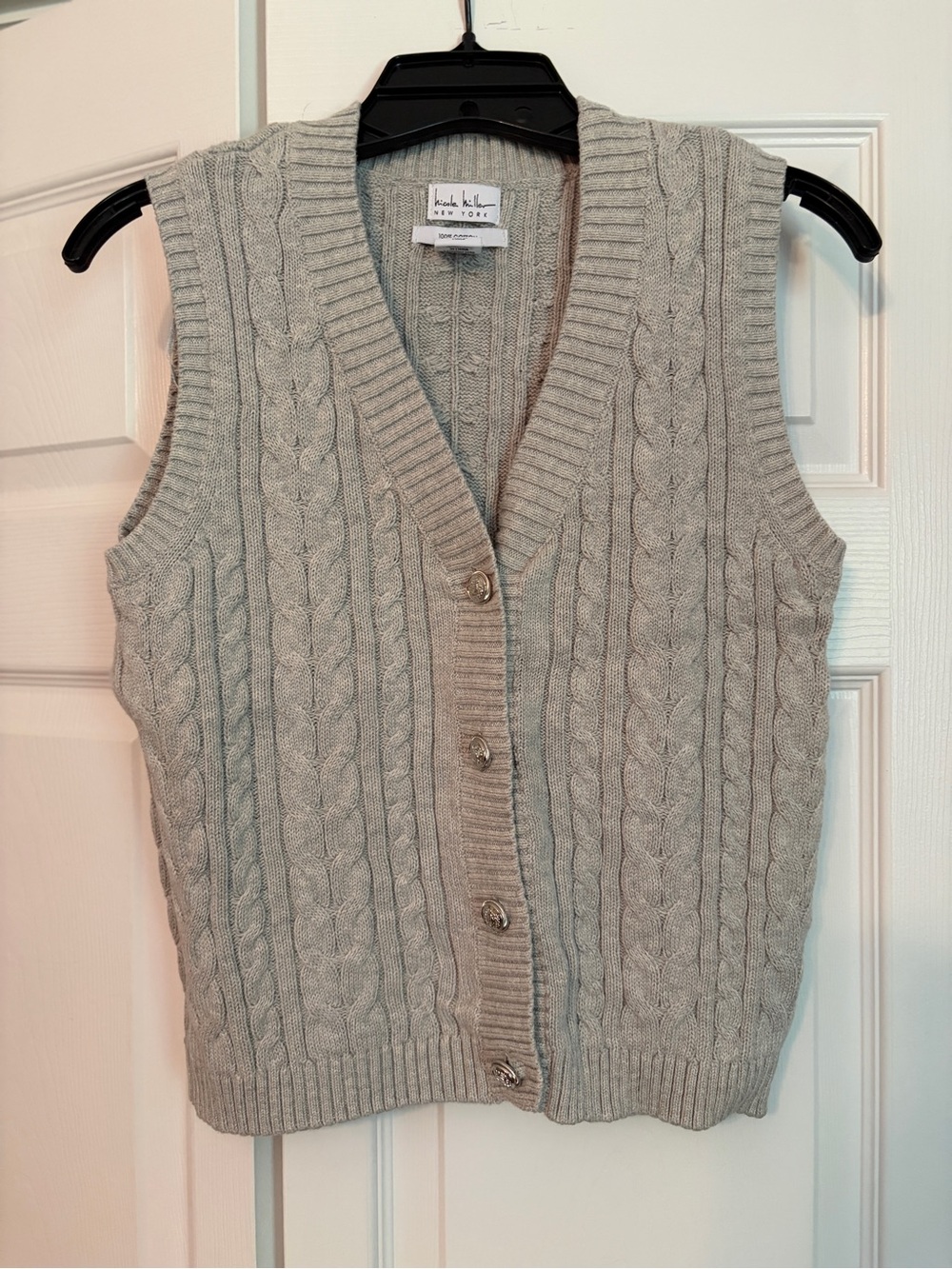 NICOLE Miller Cable Knit Button-Front Sleeveless Sweater Vest - Light Gray